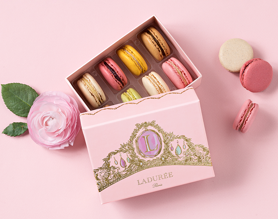 SAY "I LOVE YOU MUM" WITH MACARONS