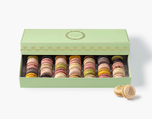 Celebrating a new year? Wish your guests a happy birthday with our box of 35 macaroons featuring the Maison's iconic fragrances, five of which are beautifully decorated for the occasion.