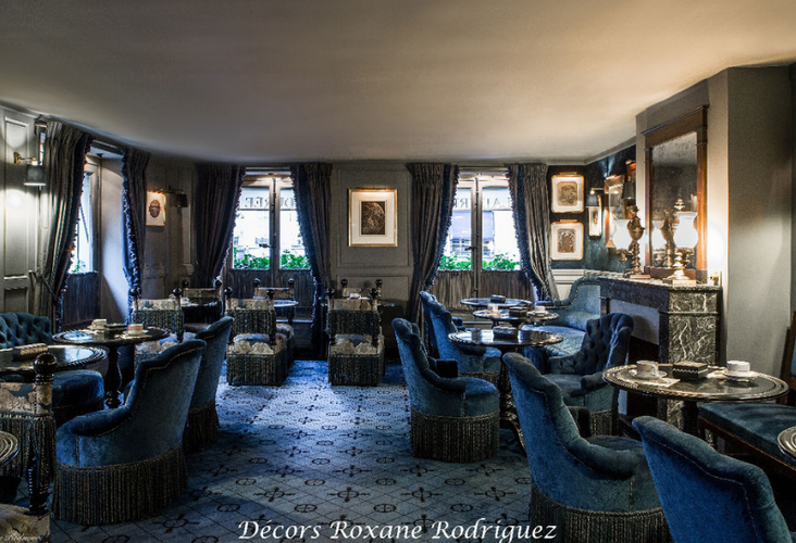 Salon Bleu de Prusse décors Roxane Rodriguez