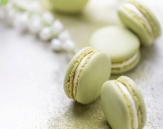 Discover the limited-edition Muguet macaron for May 1st.