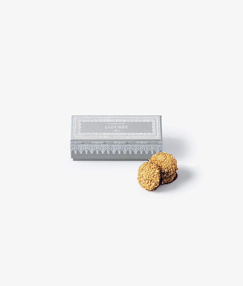 Discover our box of marshal sticks (dry cookies).