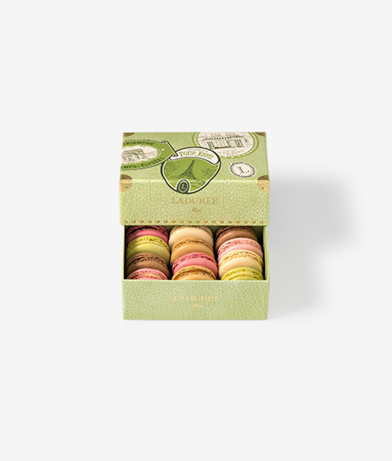 The "Paris ville lumière" box set, with its iconic and instantly recognizable monuments: the Eiffel Tower, the Arc de Triomphe and, of course, the historic Ladurée boutique on Rue Royale.